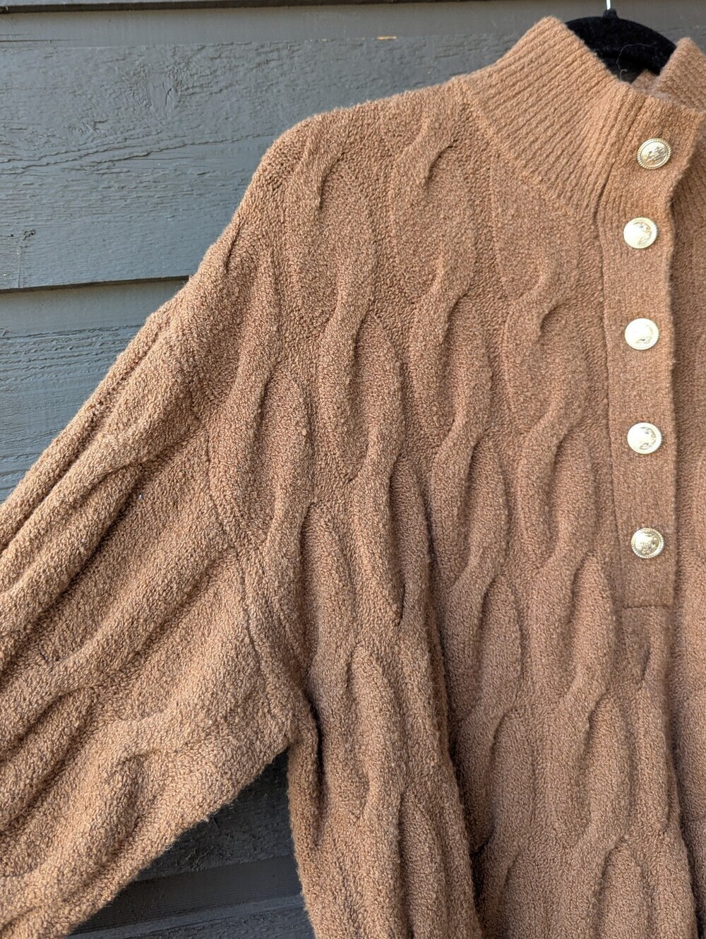 Splendid x Cella Jane Blog Knit V-Neck Long Sleeve Cable Knit Sweater Large Tan - Picture 2 of 7